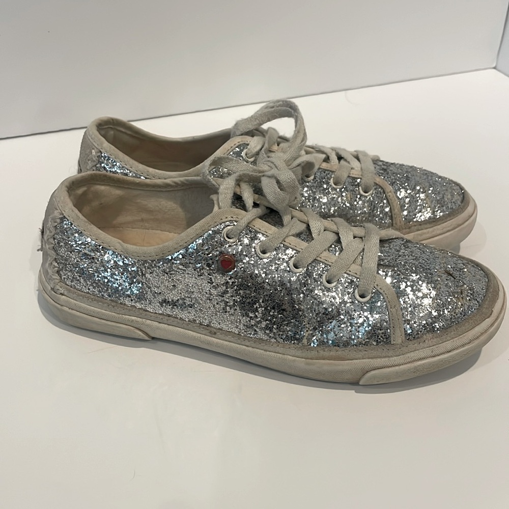 Girls 4 ladies 6 Ugg sparkly sneakers silver tennis shoes with heart charm